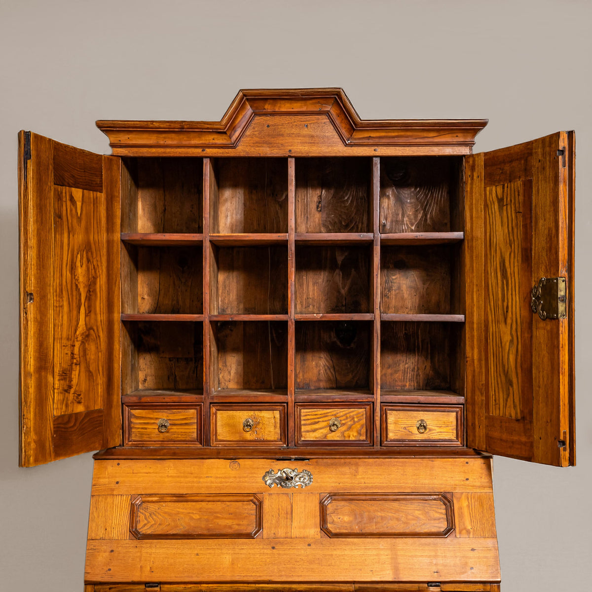 Barocker Aufsatzsekretär, Norddeutsch um 1720