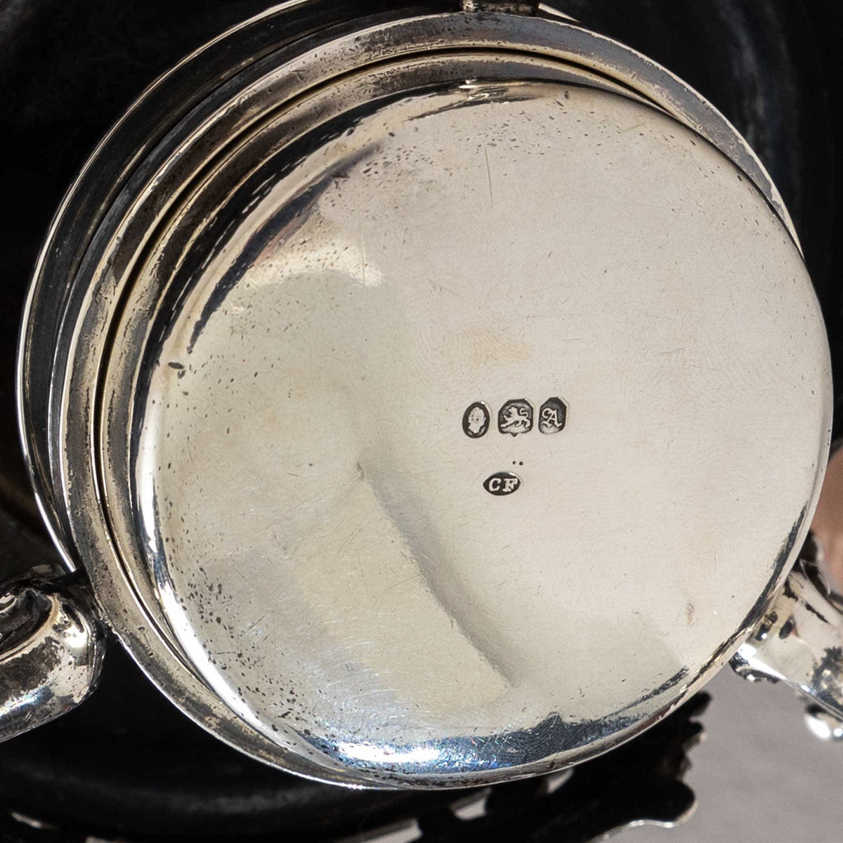 Large silver pot with teapot warmer, London 1741 / 1836