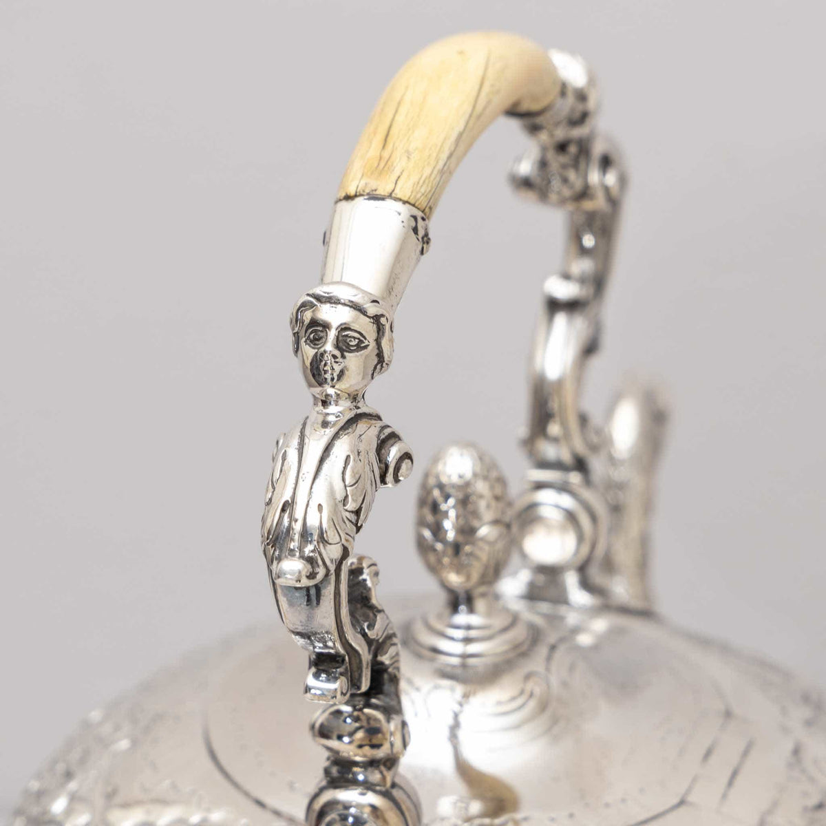 Large silver pot with teapot warmer, London 1741 / 1836