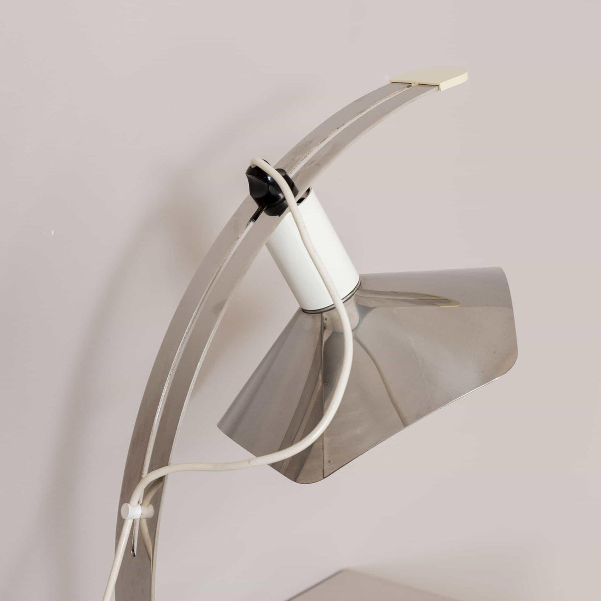 White Table Lamp “Corolla” by G. Grignani for LUCI, Italy 1970s - Ehrl Fine Art & Antiques