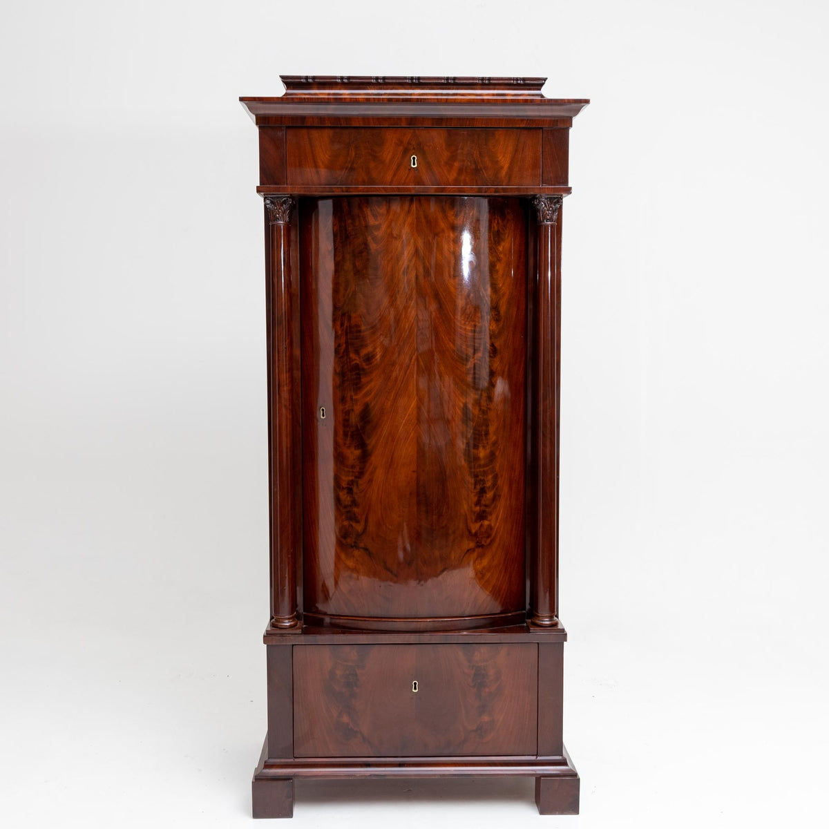 Biedermeier Pfeilerschrank, 1. Hälfte 19. Jahrhundert