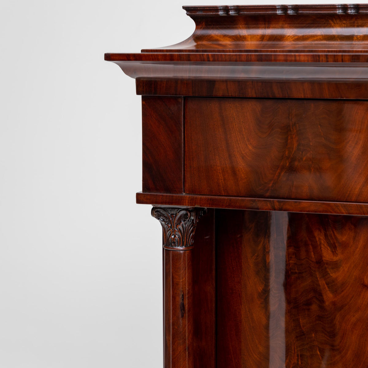 Biedermeier Pfeilerschrank, 1. Hälfte 19. Jahrhundert