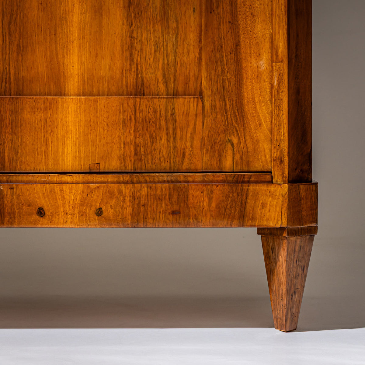 Biedermeier Wäscheschrank, Deutschland, um 1820