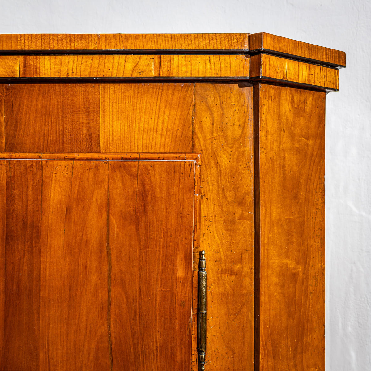 Biedermeier Schrank in Kirsche, Anfang 19. Jahrhundert
