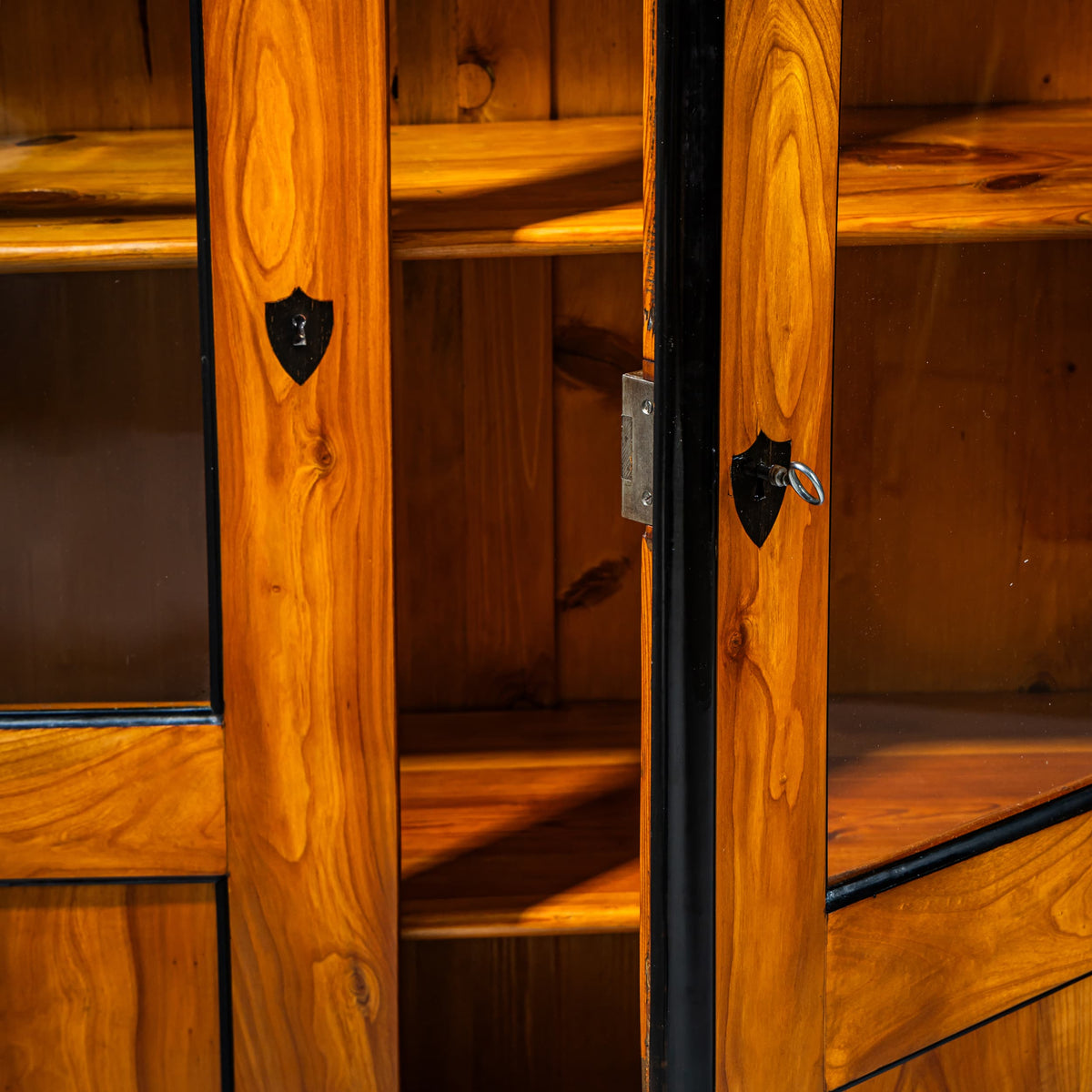 Biedermeier Bücherschrank, um 1815/20