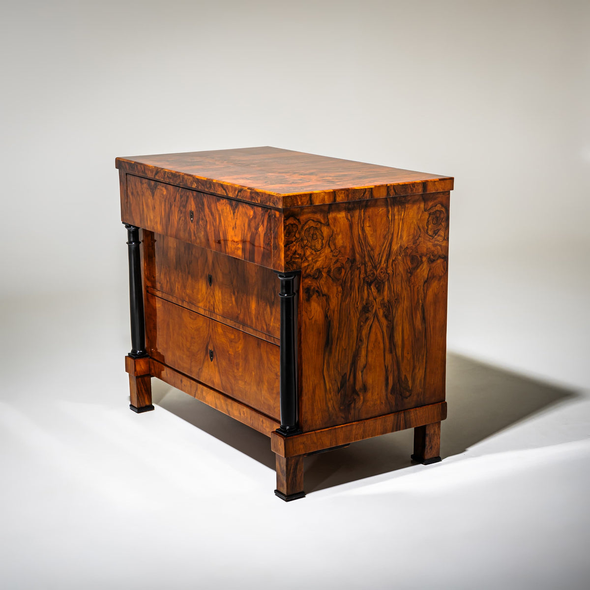 Biedermeier Chest of Drawers in Walnut, German, circa 1820