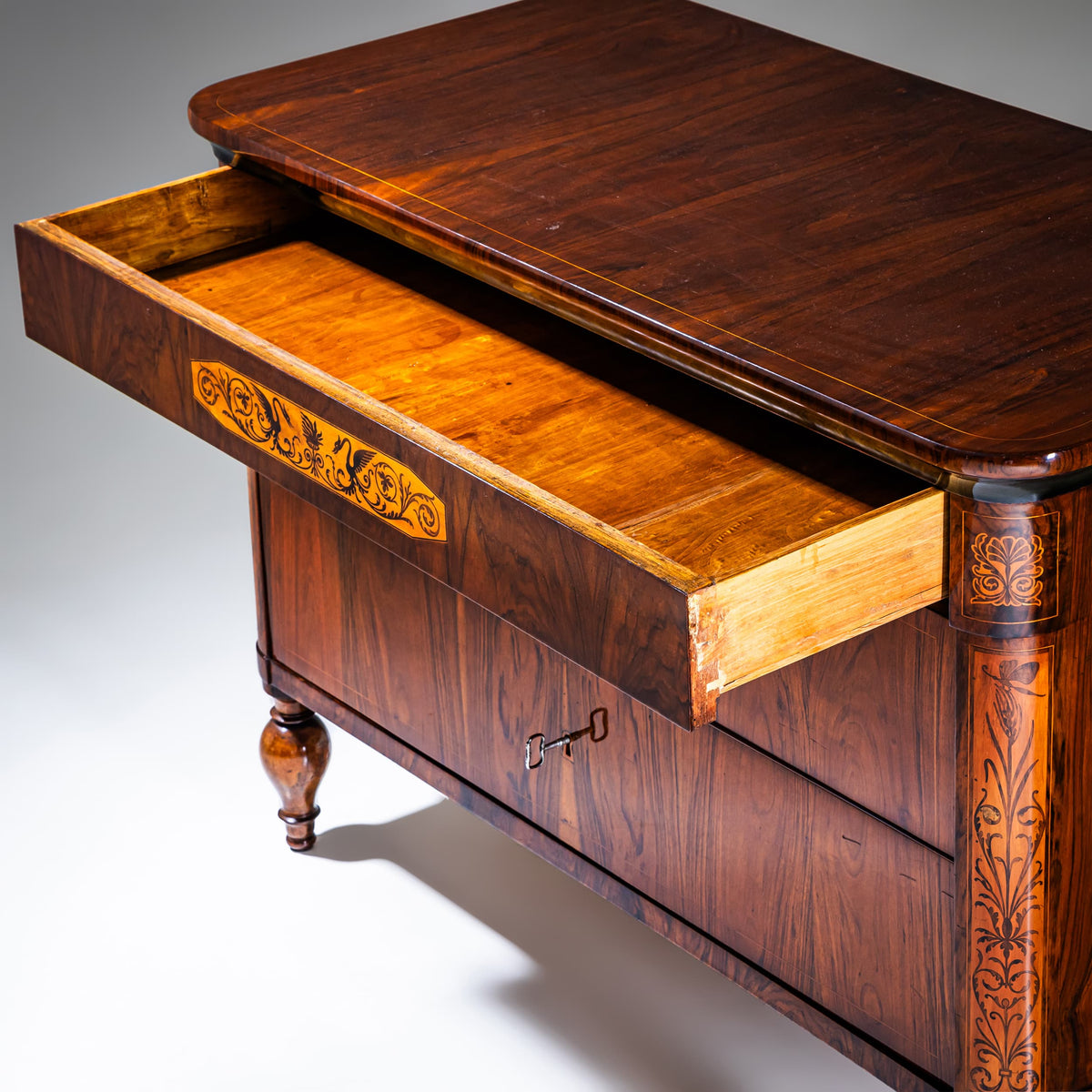 Biedermeier-Kommode mit Marketerie, Italien, 19. Jahrhundert