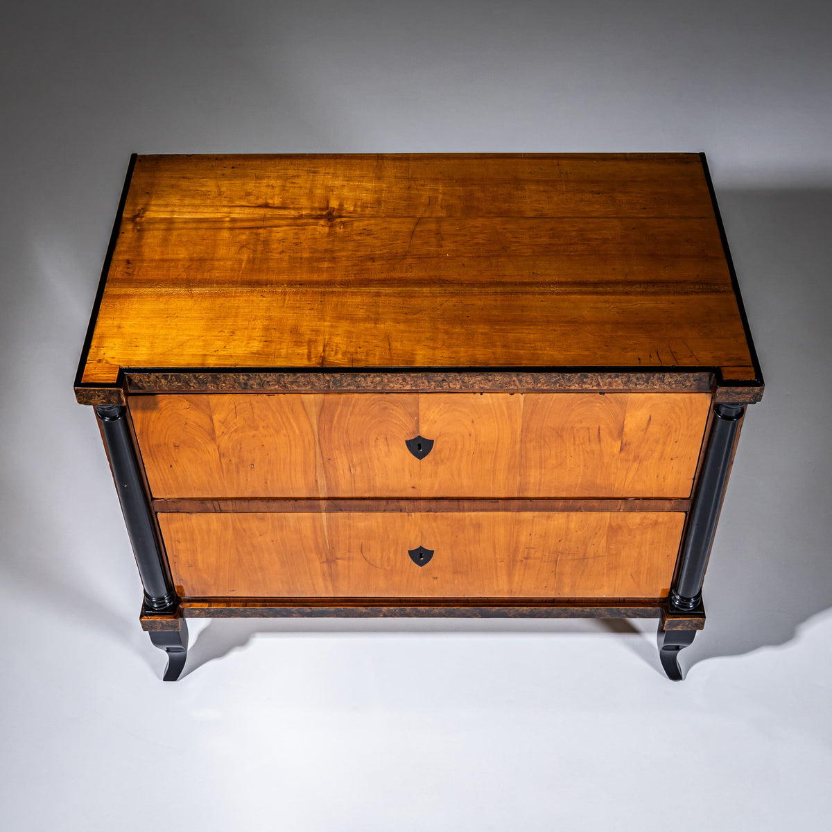 Biedermeier Chest of Drawers with Burl Veneer, Southern Germany, circa 1820