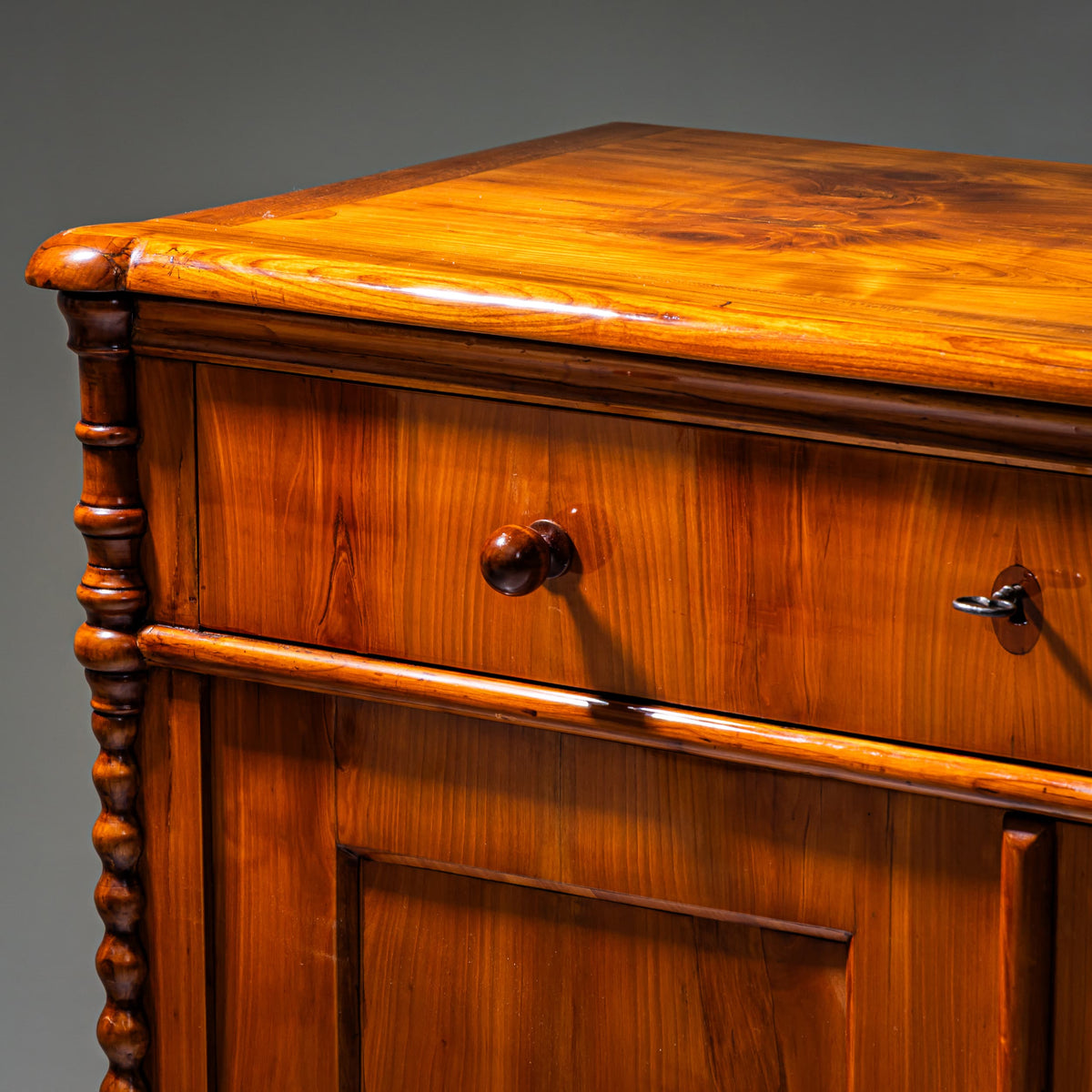 Louis Philippe Halbschrank, Deutschland, Mitte 19. Jahrhundert