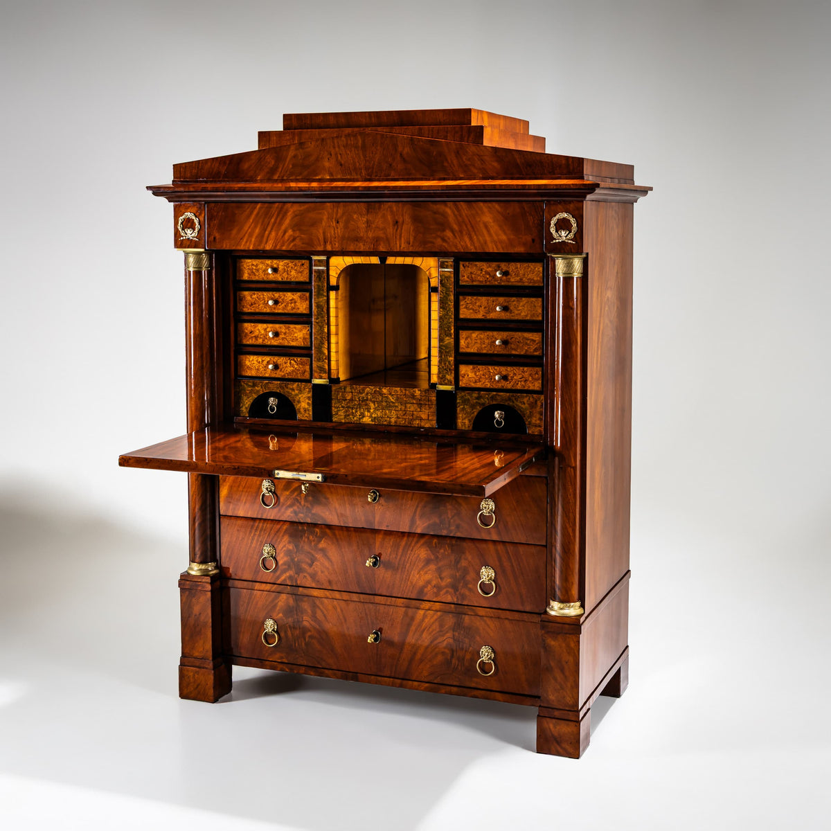 Biedermeier Sekretär, wohl Berlin, Anfang 19. Jahrhundert