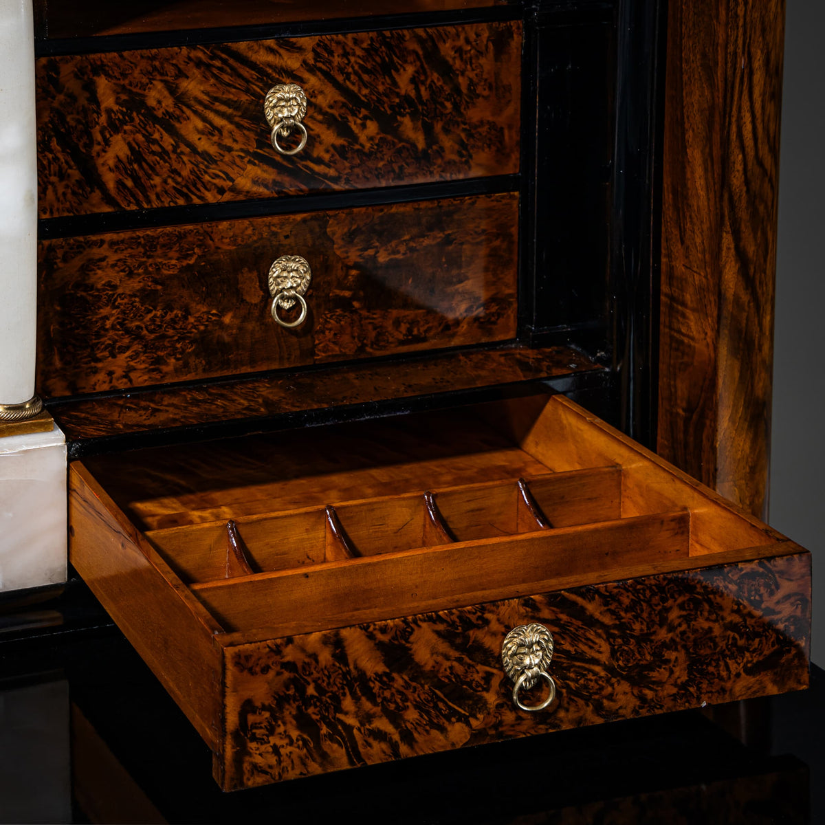 Biedermeier-Sekretär in Nussbaum, Österreich, um 1830