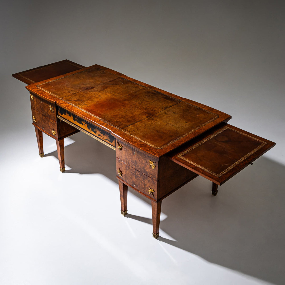Thuya Burl Bureau Plat, Italy, circa 1900
