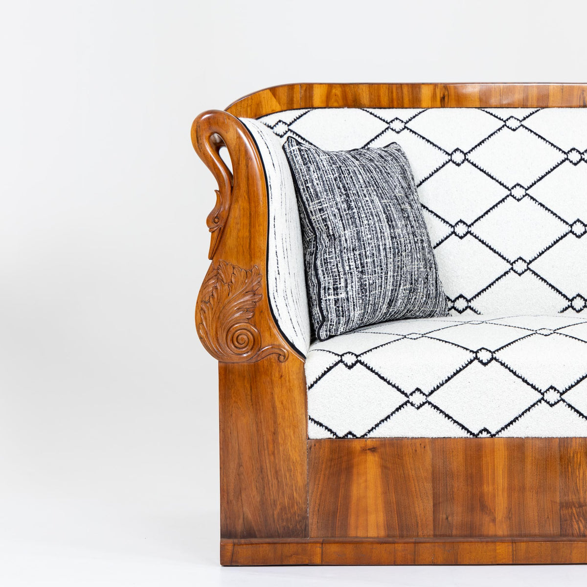 Biedermeier Sofa veneered in Walnut, Germany circa 1830