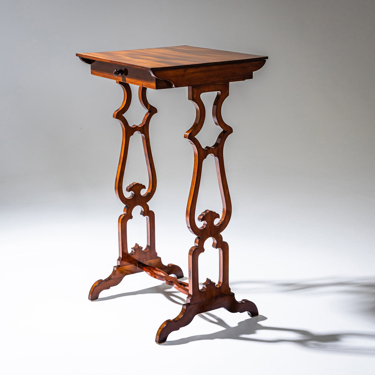 Biedermeier Beistelltisch, um 1840