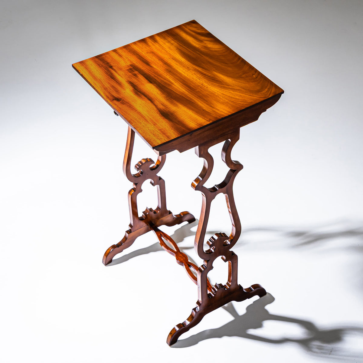 Biedermeier Beistelltisch, um 1840