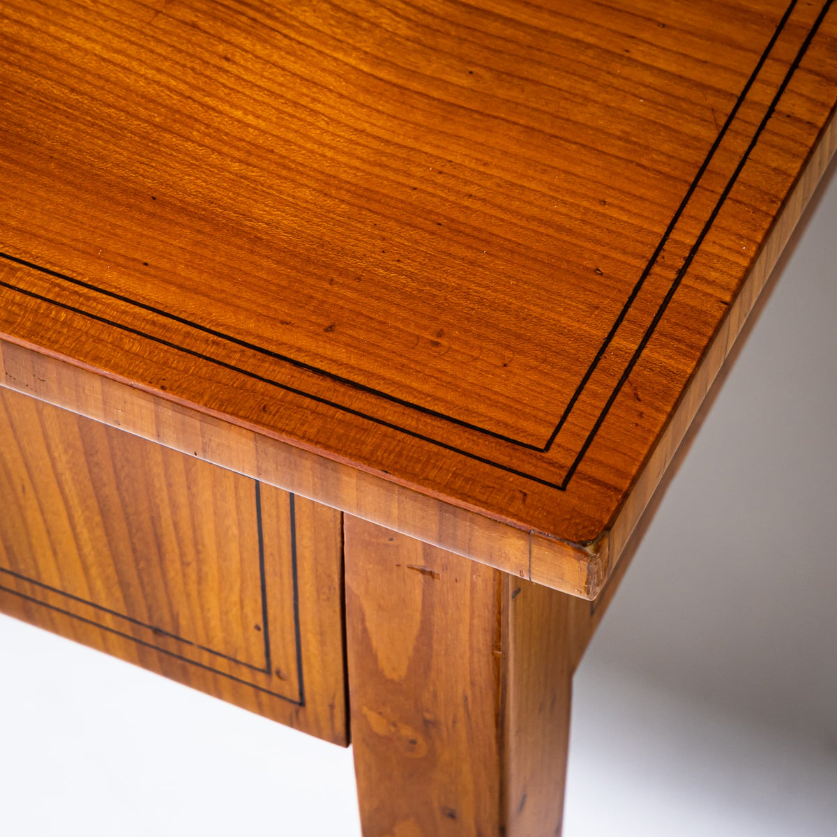 Biedermeier Tisch in Kirsche, um 1820