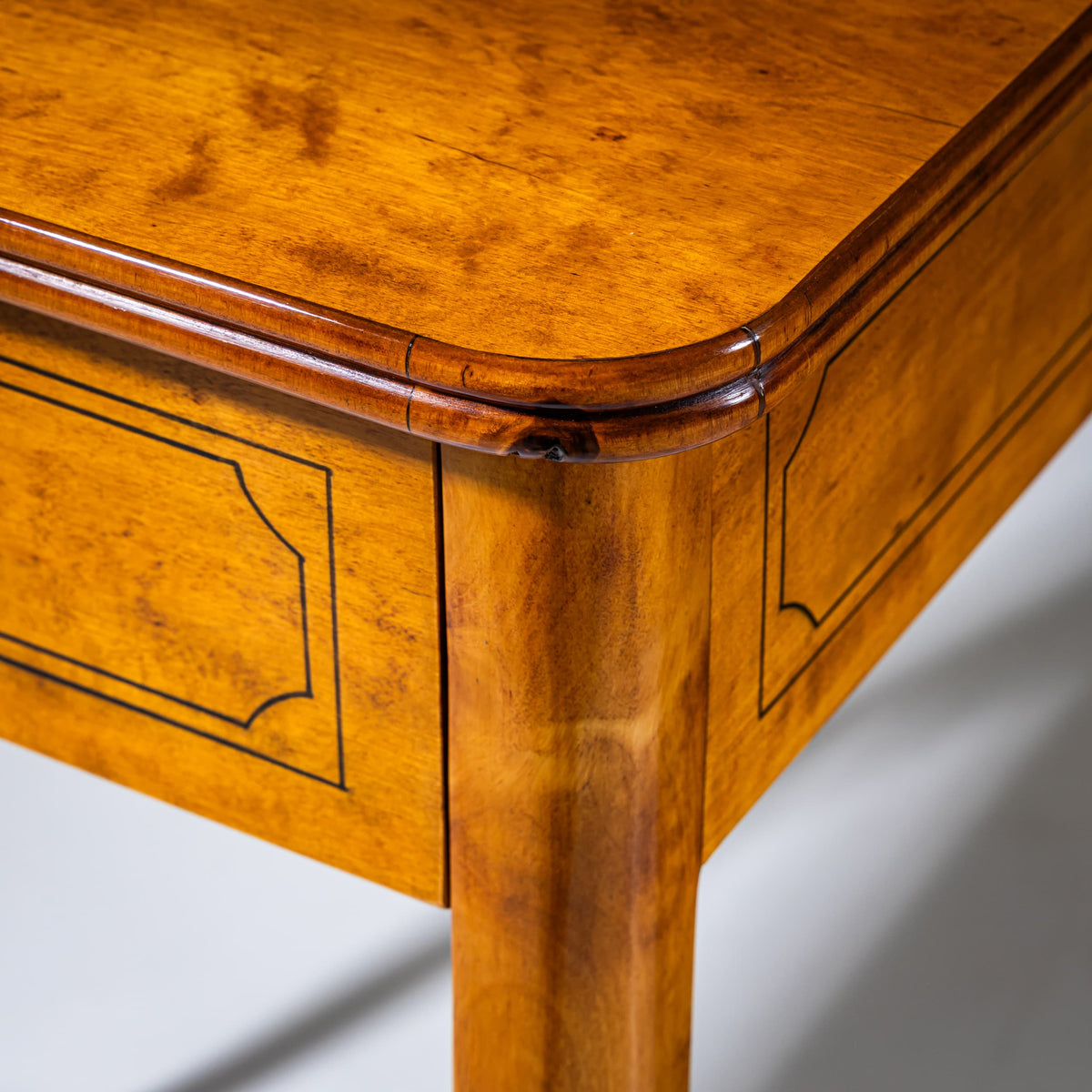 Biedermeier Nähtisch in Birke, um 1820