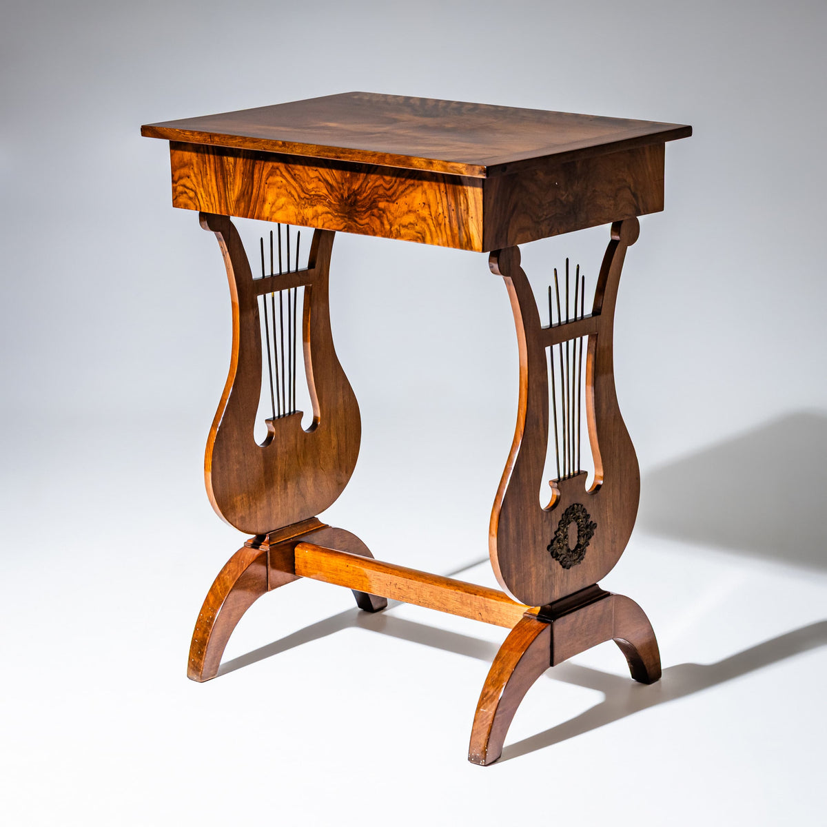 Biedermeier Lyra-Nähtisch, um 1830