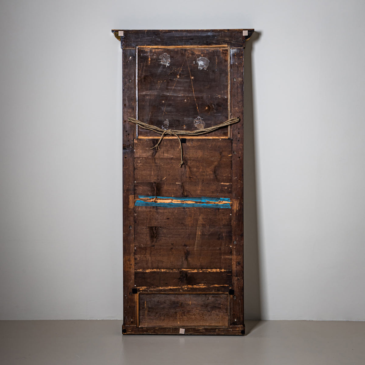 Biedermeier Pfeilerspiegel mit Greifendekor, um 1840