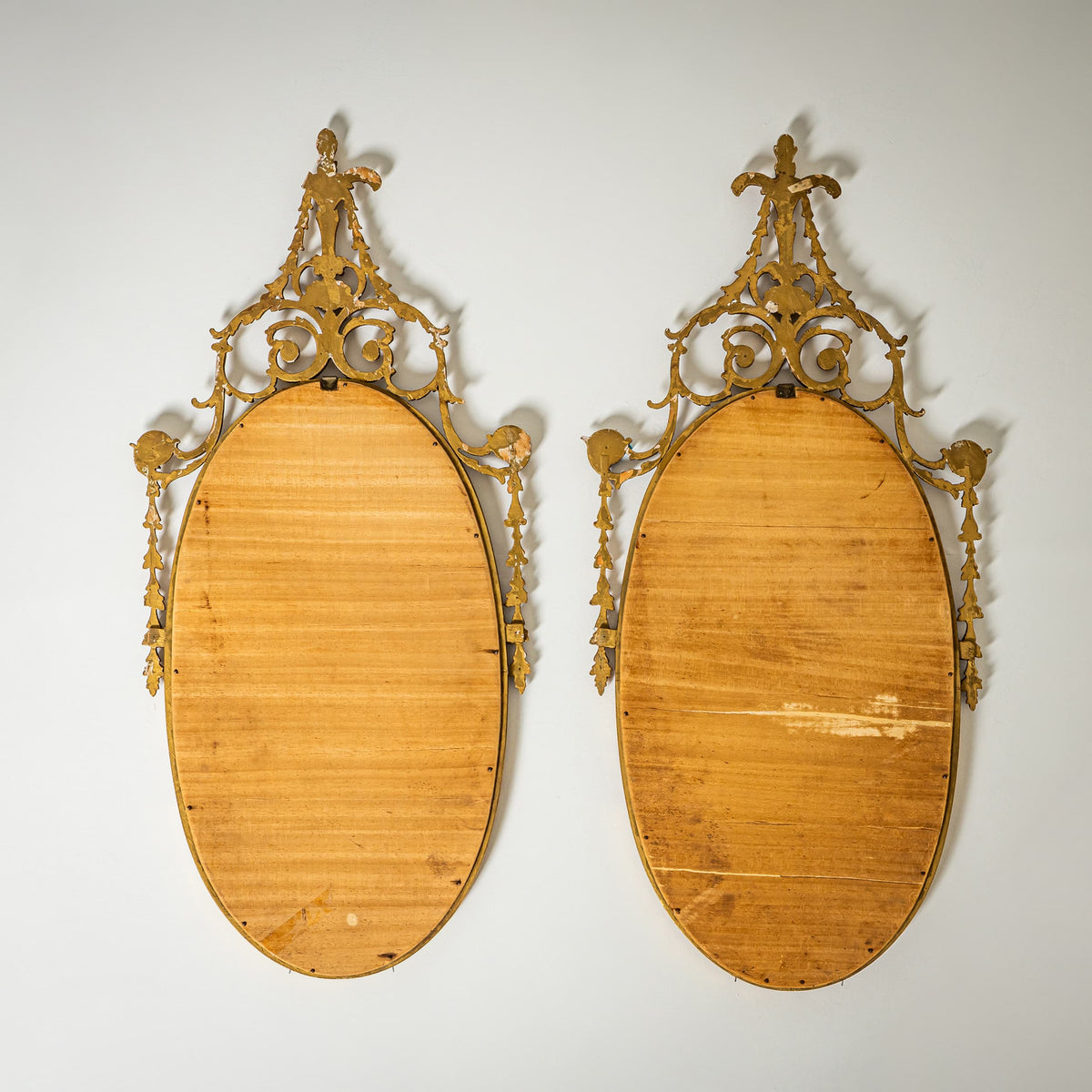 Pair of oval Giltwood Wall Mirrors, Italy Mid-20th Century