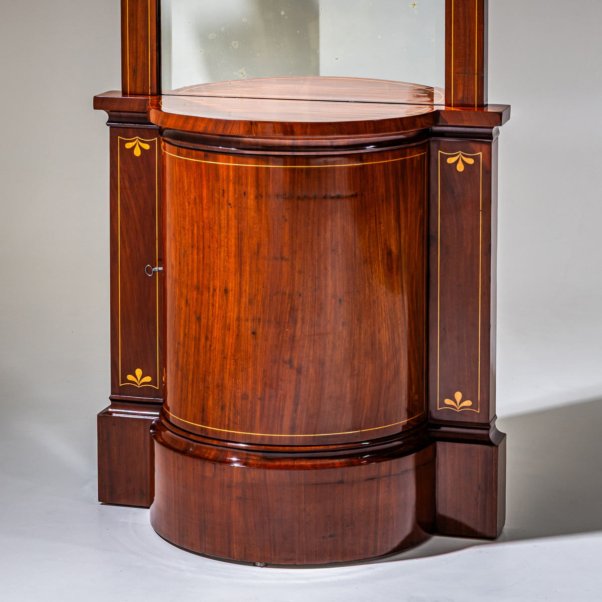 Biedermeier Wandkonsole mit Pfeilerspiegel in Mahagoni, Norddeutschland, um 1830