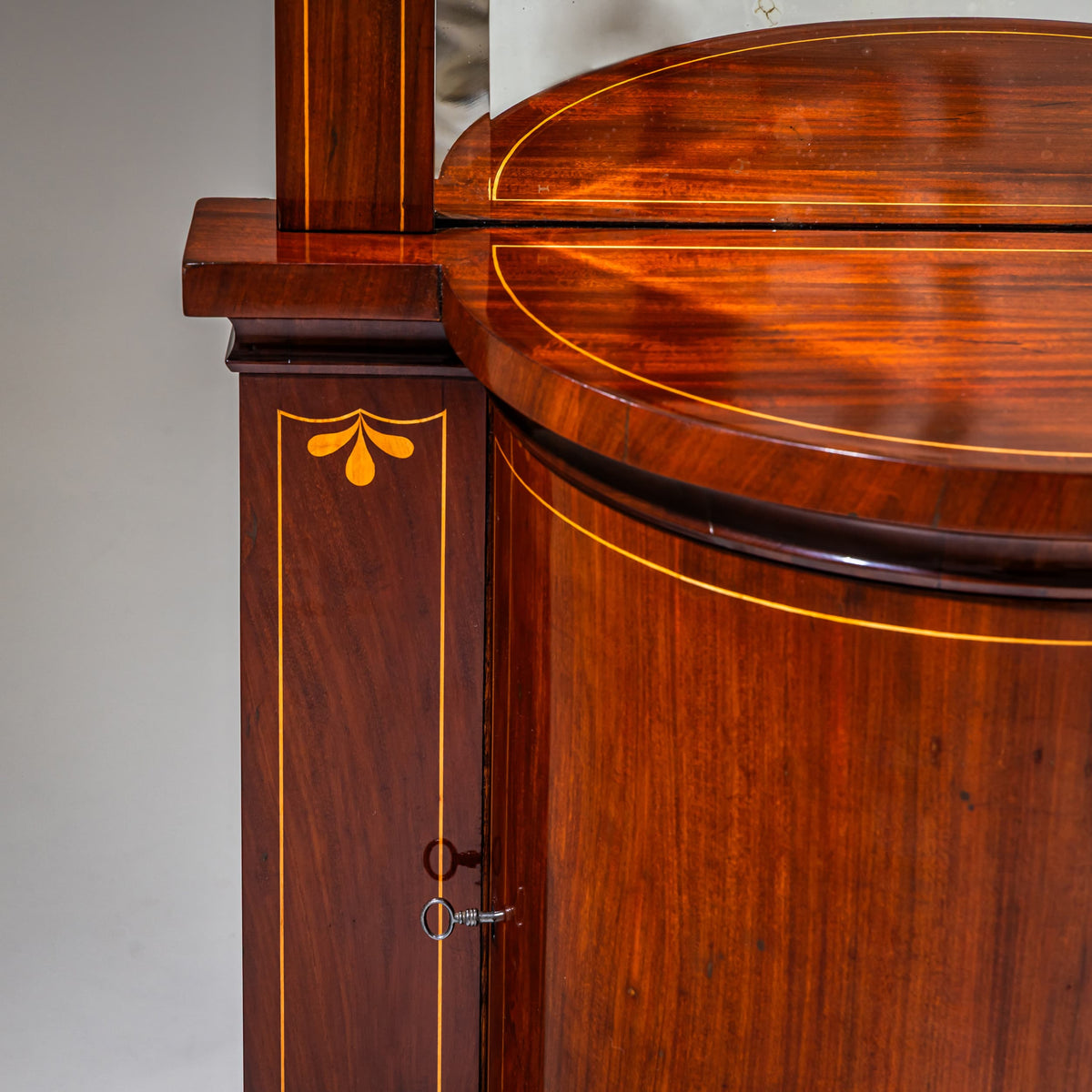 Biedermeier Wandkonsole mit Pfeilerspiegel in Mahagoni, Norddeutschland, um 1830