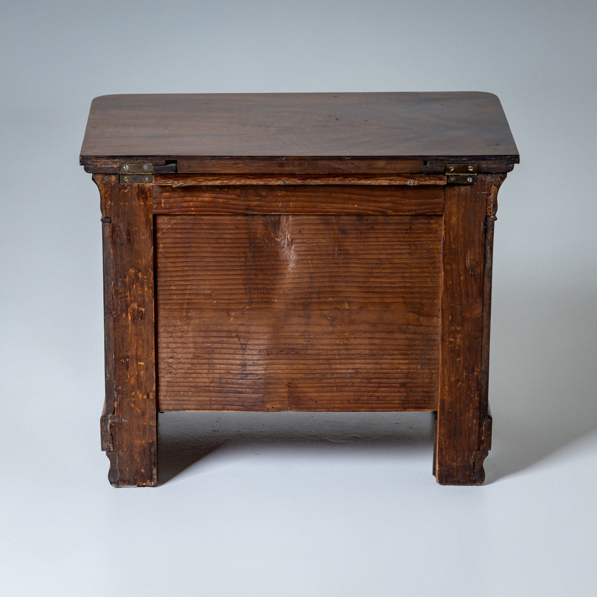 Biedermeier Miniaturkommode in Nussbaum, um 1830