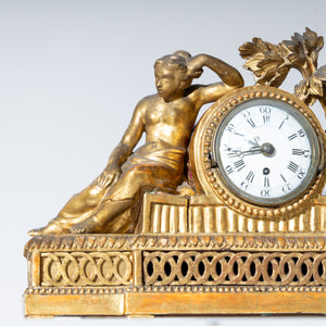 Louis Seize Mantel Clock in a Giltwood Case, End of 18th Century