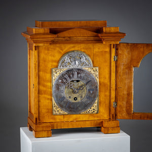 Barocke Wanduhr im Biedermeier Gehäuse, 18./19. Jahrhundert