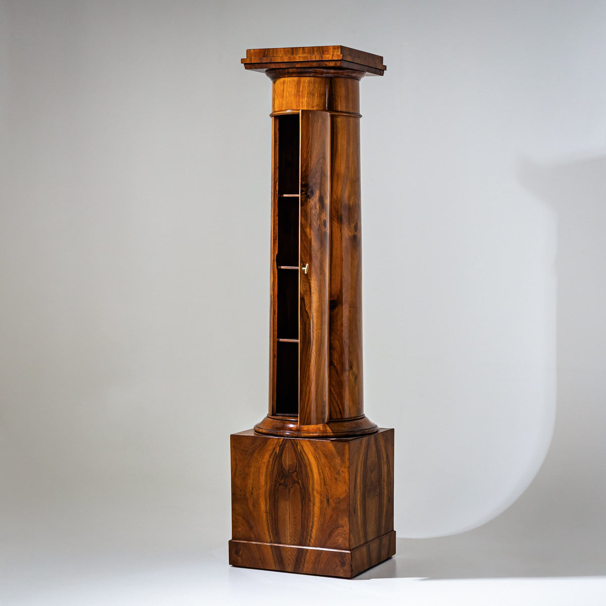 Biedermeier Walnut Pedestal Column, circa 1820