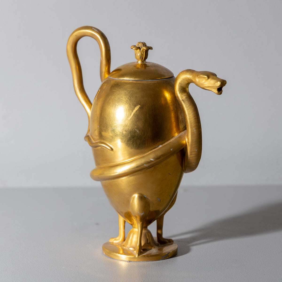 Goldene Porzellan Teekanne mit Schlangendekor, KPM um 1800