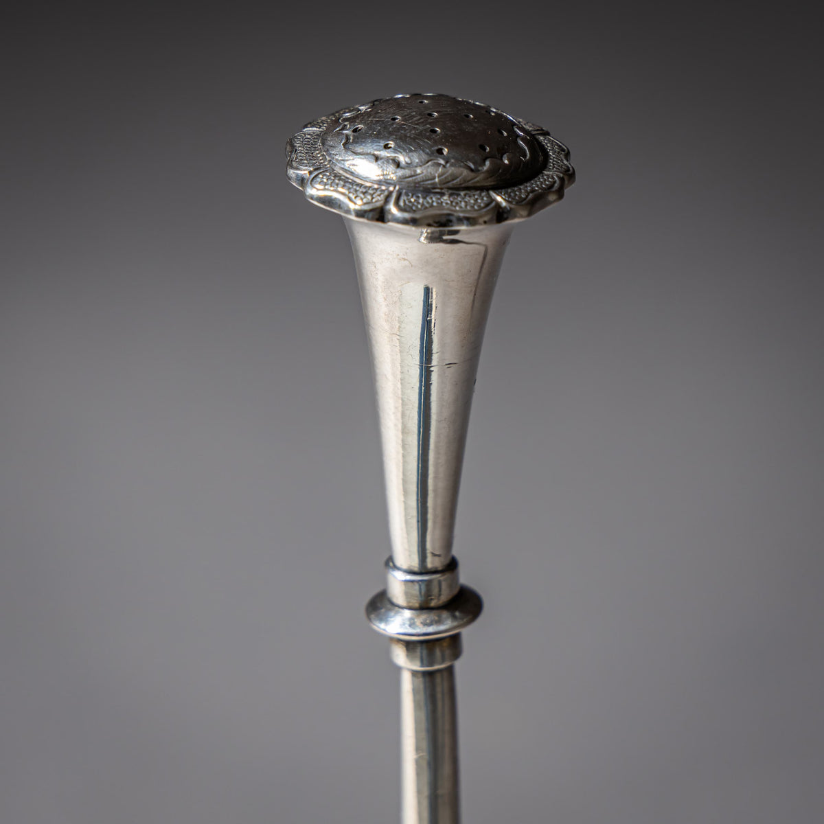 Rosenwassersprenkler aus Silber, Deutschland, Mitte 19. Jahrhundert
