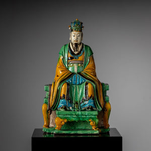 Daoistische Gottheit aus Keramik, späte Ming-Periode