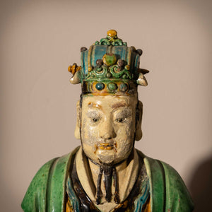 Daoistische Gottheit aus Keramik, späte Ming-Periode