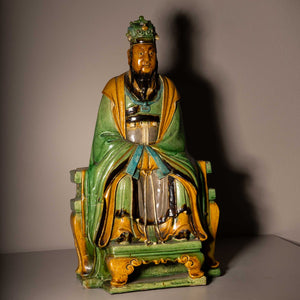 Daoistische Gottheit aus Keramik, Späte Ming-Periode