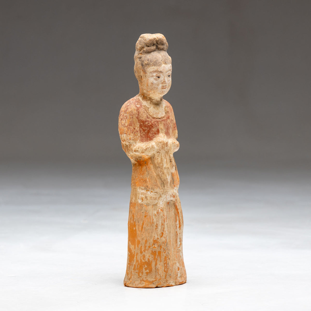 Chinesische Terrakotta einer Hofdame, wohl Tang Dynastie