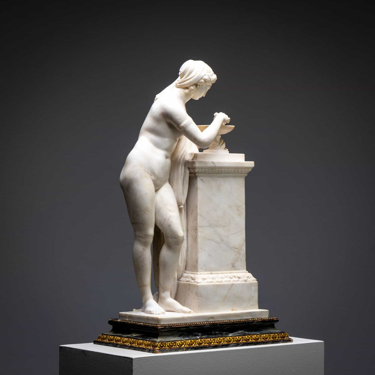 Marmorskulptur einer Vestalin, um 1800