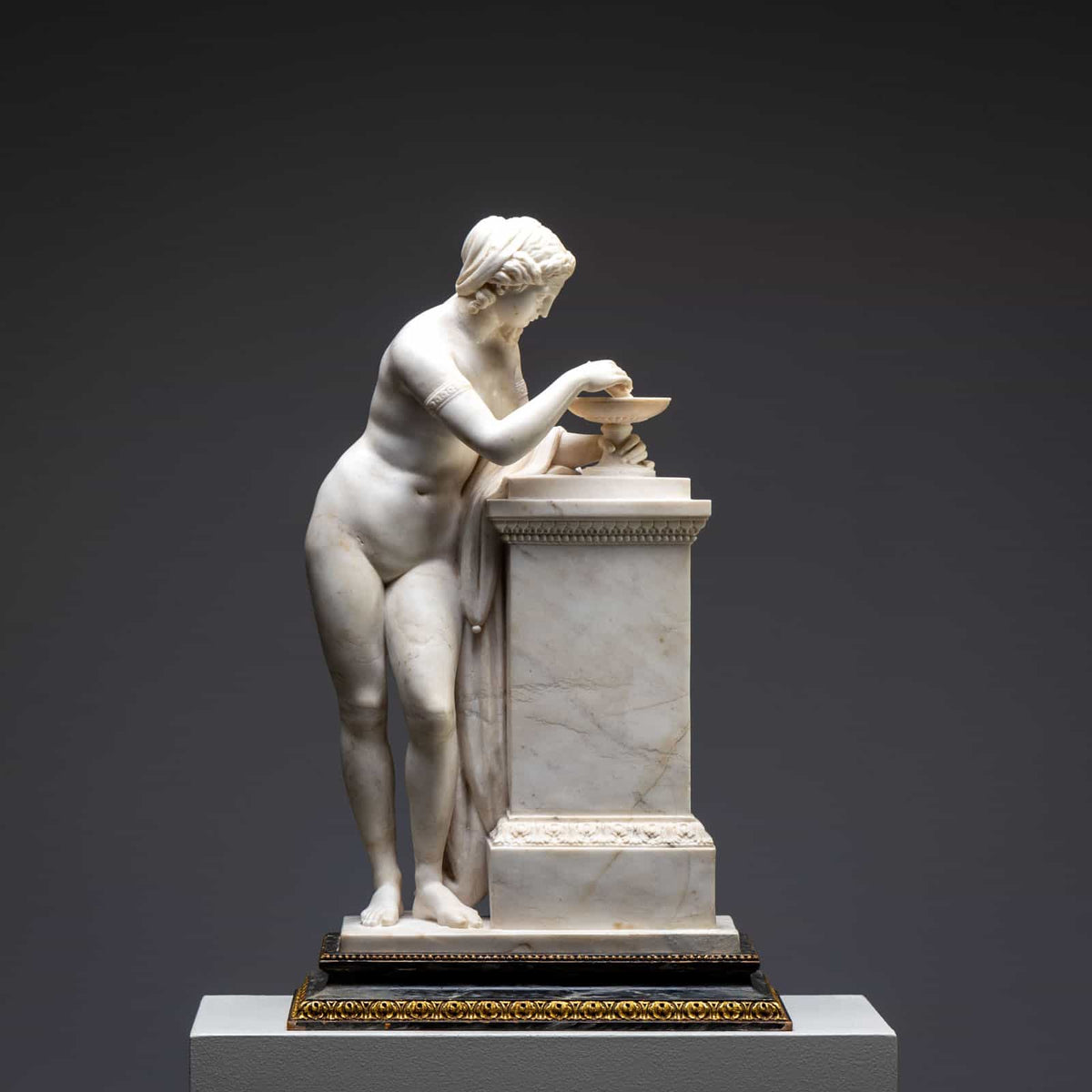 Marmorskulptur einer Vestalin, um 1800