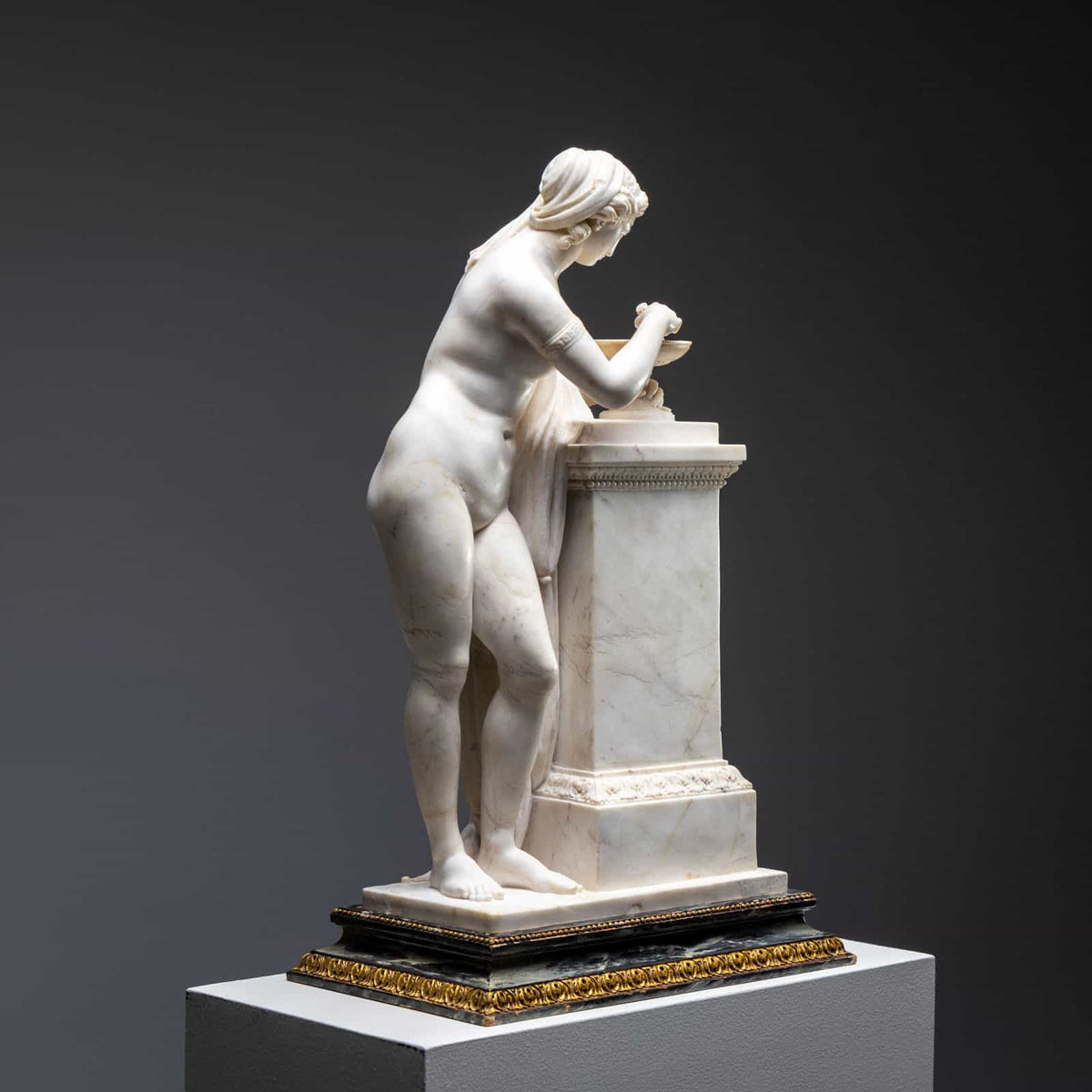 Marmorskulptur einer Vestalin, um 1800