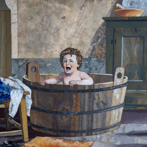 Giovanni Montelatici (Italien, 1864-1930), Pietra Dura Kunstwerk eines Kleinkindes beim Baden