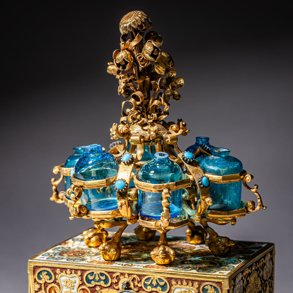 Sänfte mit Parfumflakons, Goldschmiedearbeit in der Art von Johann Melchior Dinglinger, wohl Sachsen, um 1700