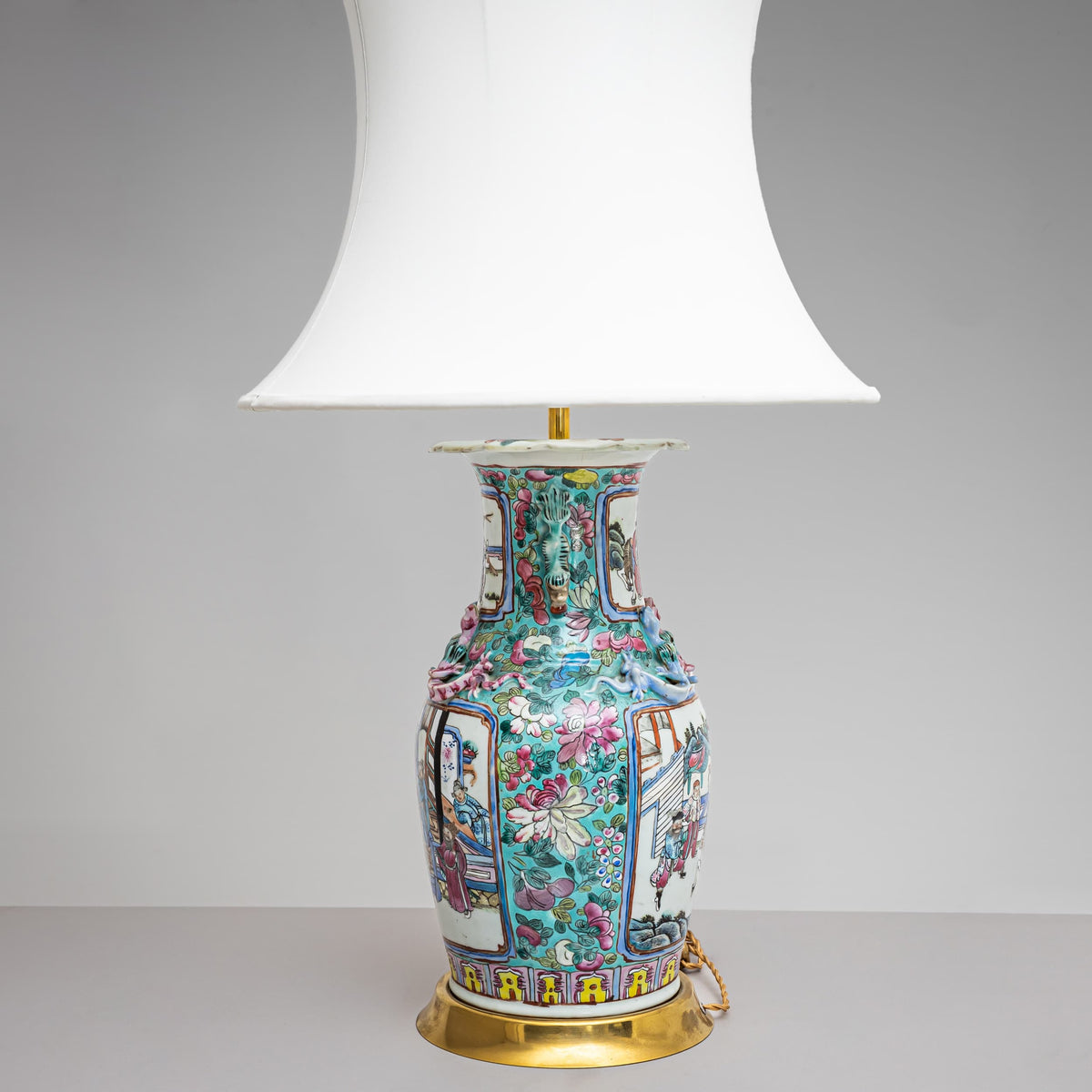 Tischlampen mit Porzellanfuß, China Anfang 19. Jahrhundert