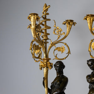 Paar feuervergoldete Bronzekandelaber, gestempelt Raingo, Frankreich, Mitte 19. Jahrhundert