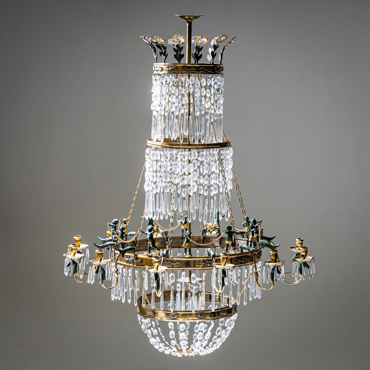 Kronleuchter mit figürlichem Dekor, um 1830