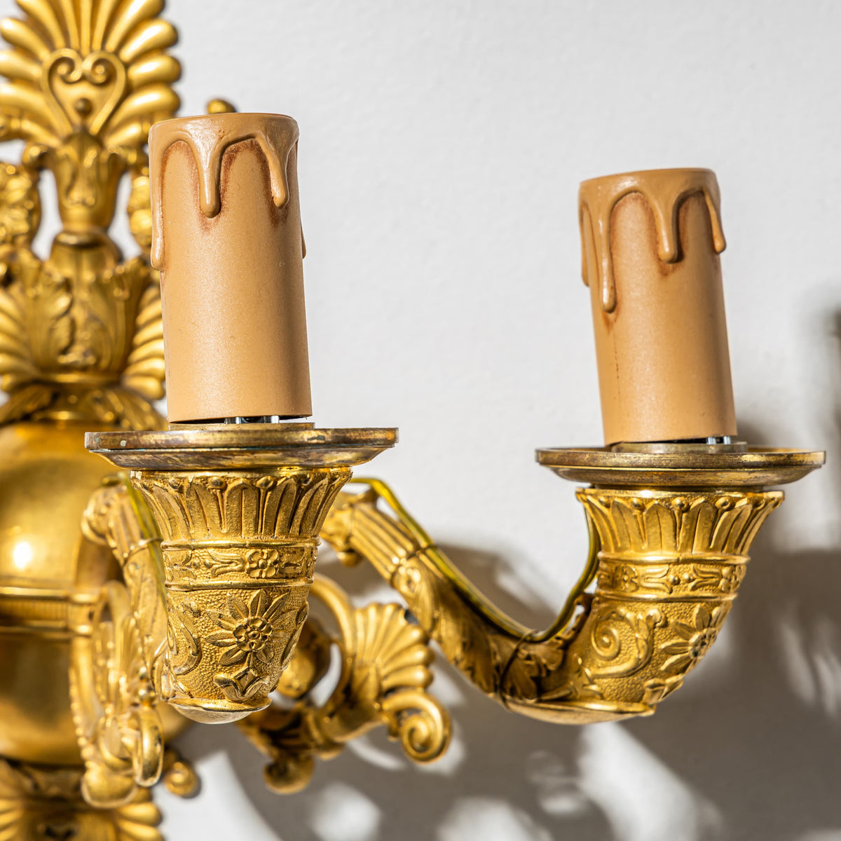 Paar vierflammige Wandkerzenhalter, Epoche Restauration, Frankreich, um 1830
