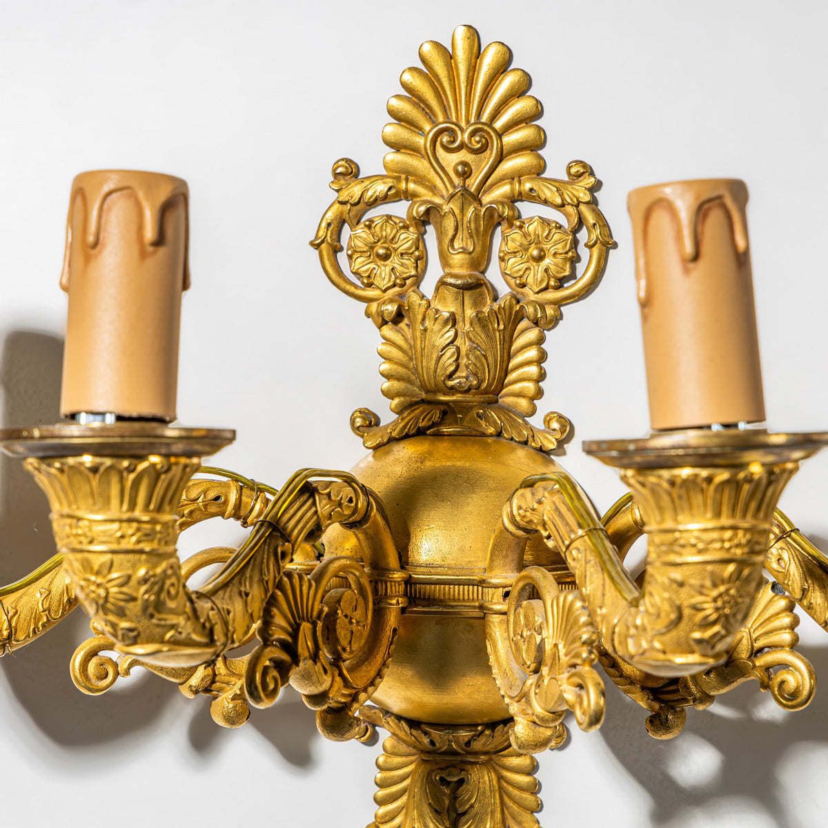 Paar vierflammige Wandkerzenhalter, Epoche Restauration, Frankreich, um 1830