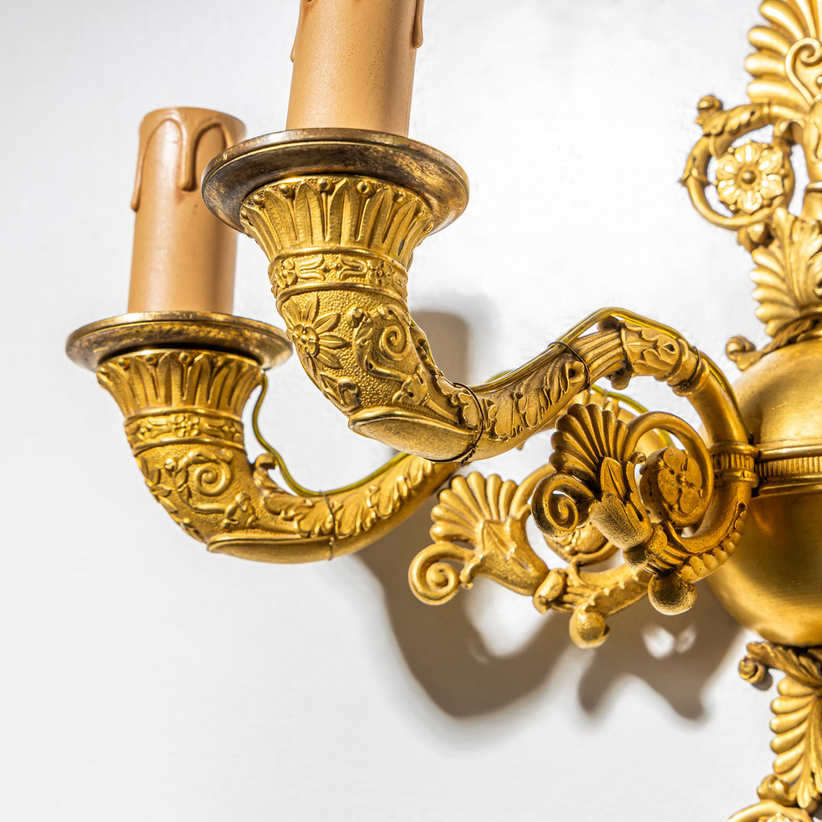 Paar vierflammige Wandkerzenhalter, Epoche Restauration, Frankreich, um 1830
