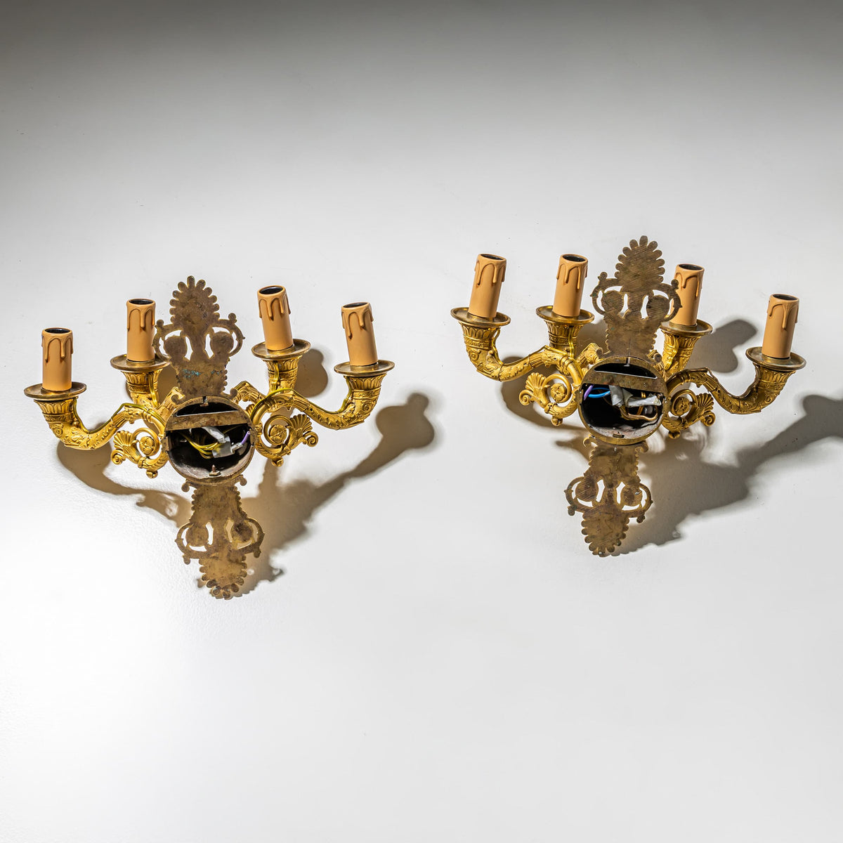Paar vierflammige Wandkerzenhalter, Epoche Restauration, Frankreich, um 1830