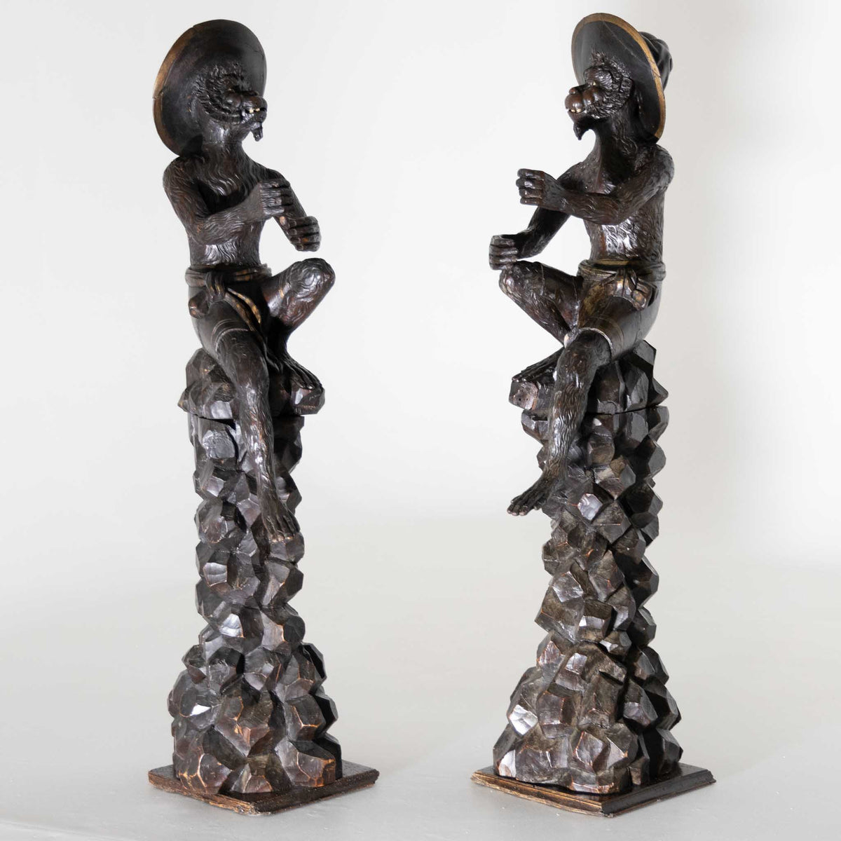 Monkey Sculptures in Walnut, Venetian School, 19th Century