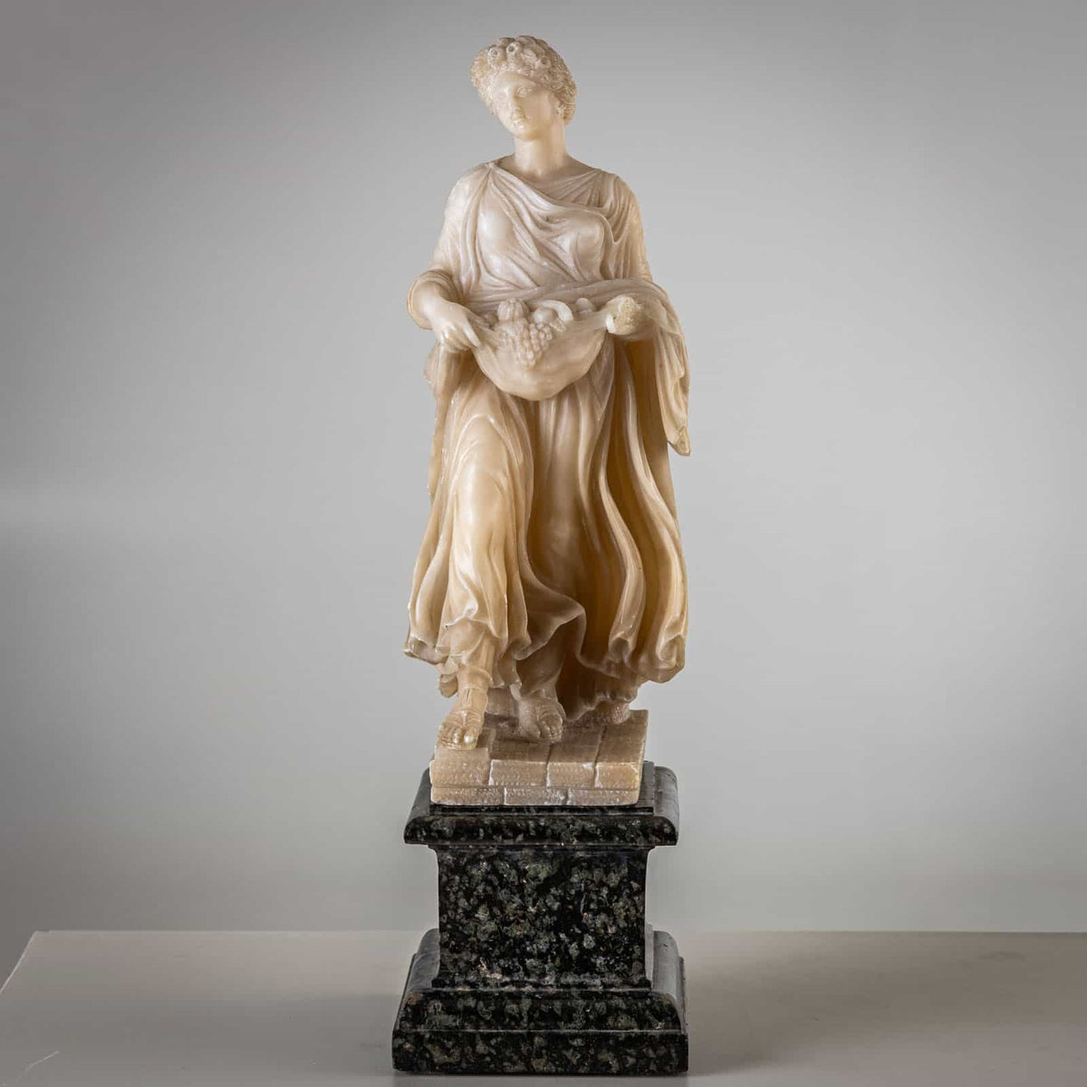 Pair of white Alabaster Sculptures, 2nd Half 19th Century
